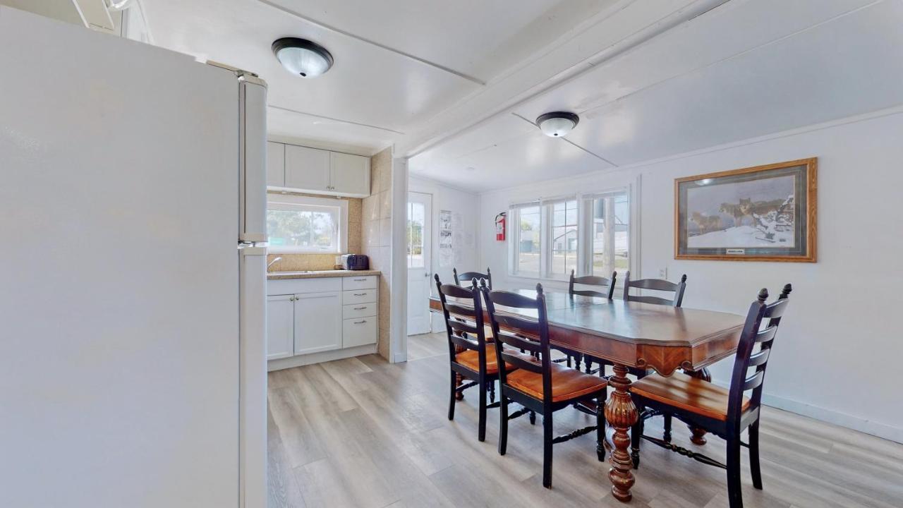 Main Beach River Retreat - Wasaga Beach 1 - Main Strip - 93 Mosley St מראה חיצוני תמונה