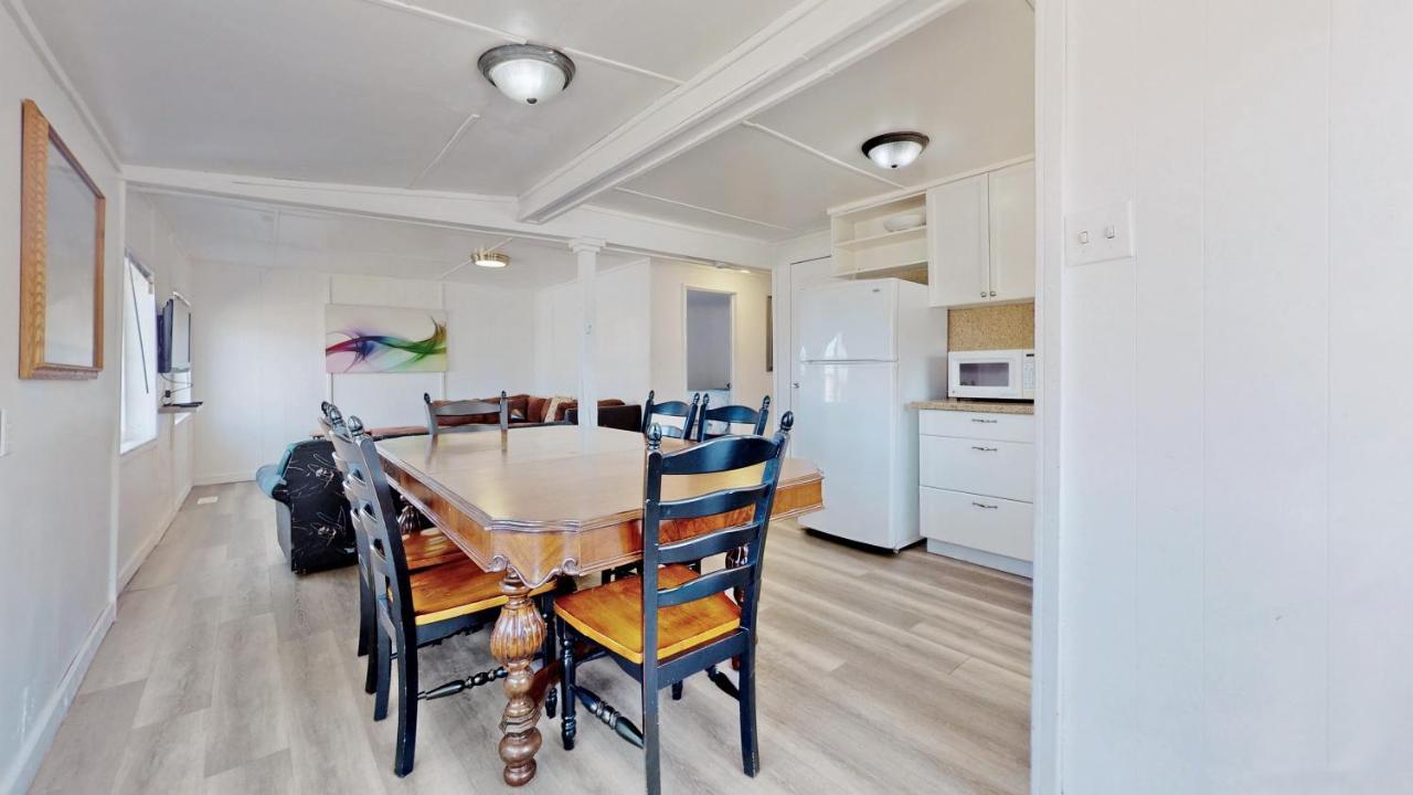 Main Beach River Retreat - Wasaga Beach 1 - Main Strip - 93 Mosley St מראה חיצוני תמונה