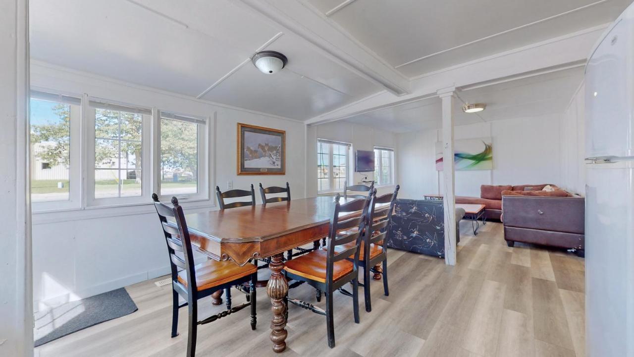 Main Beach River Retreat - Wasaga Beach 1 - Main Strip - 93 Mosley St מראה חיצוני תמונה