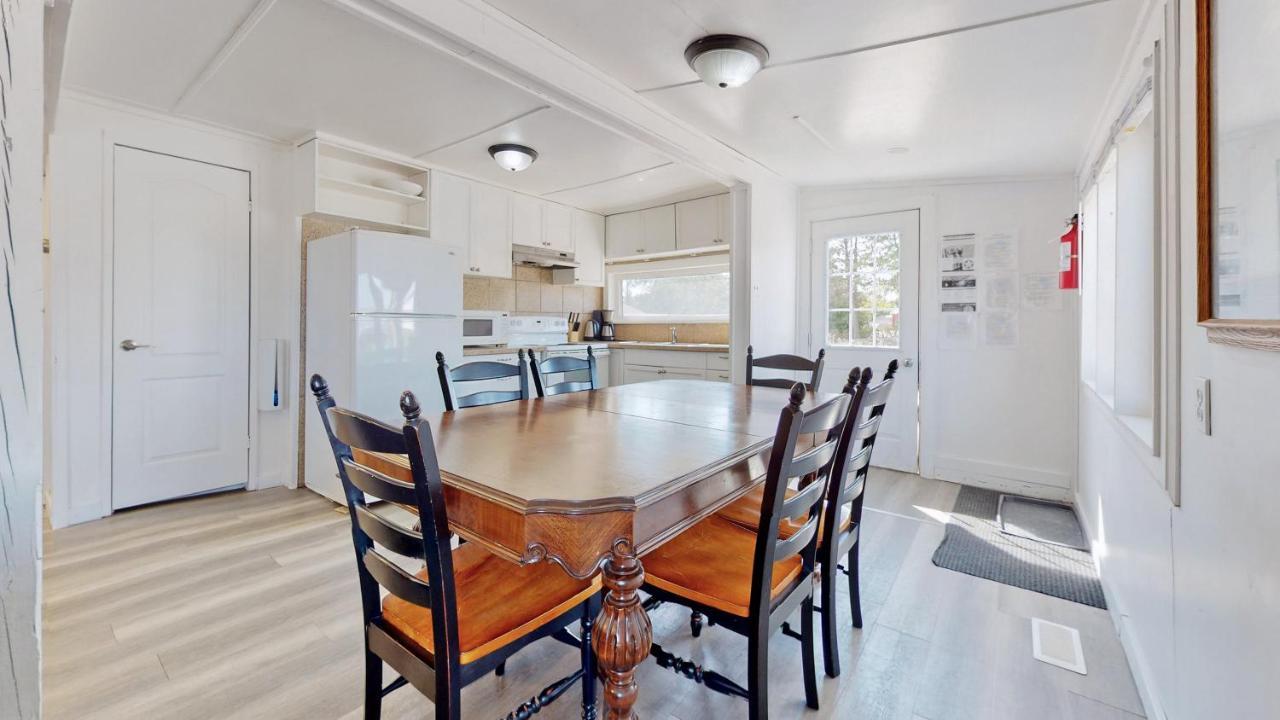 Main Beach River Retreat - Wasaga Beach 1 - Main Strip - 93 Mosley St מראה חיצוני תמונה